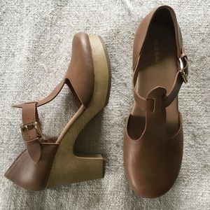 Old Navy faux leather clogs — great condition!